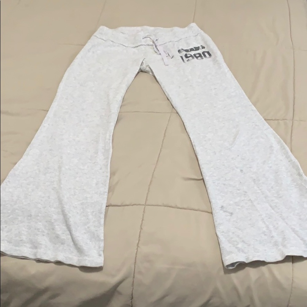 Pink Sweats - Picture 1 of 5